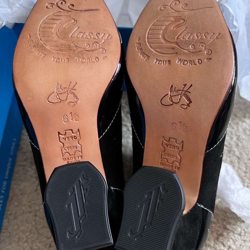 BNIB Fluevog Classy Nora - Picture 4 of 4